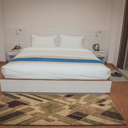 Hotel Mega & Apartment Катманду Екстериор снимка